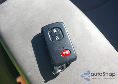 2011 Toyota Prius Two z USA, uszkodzony, nr VIN JTDKN3DU5B5301989